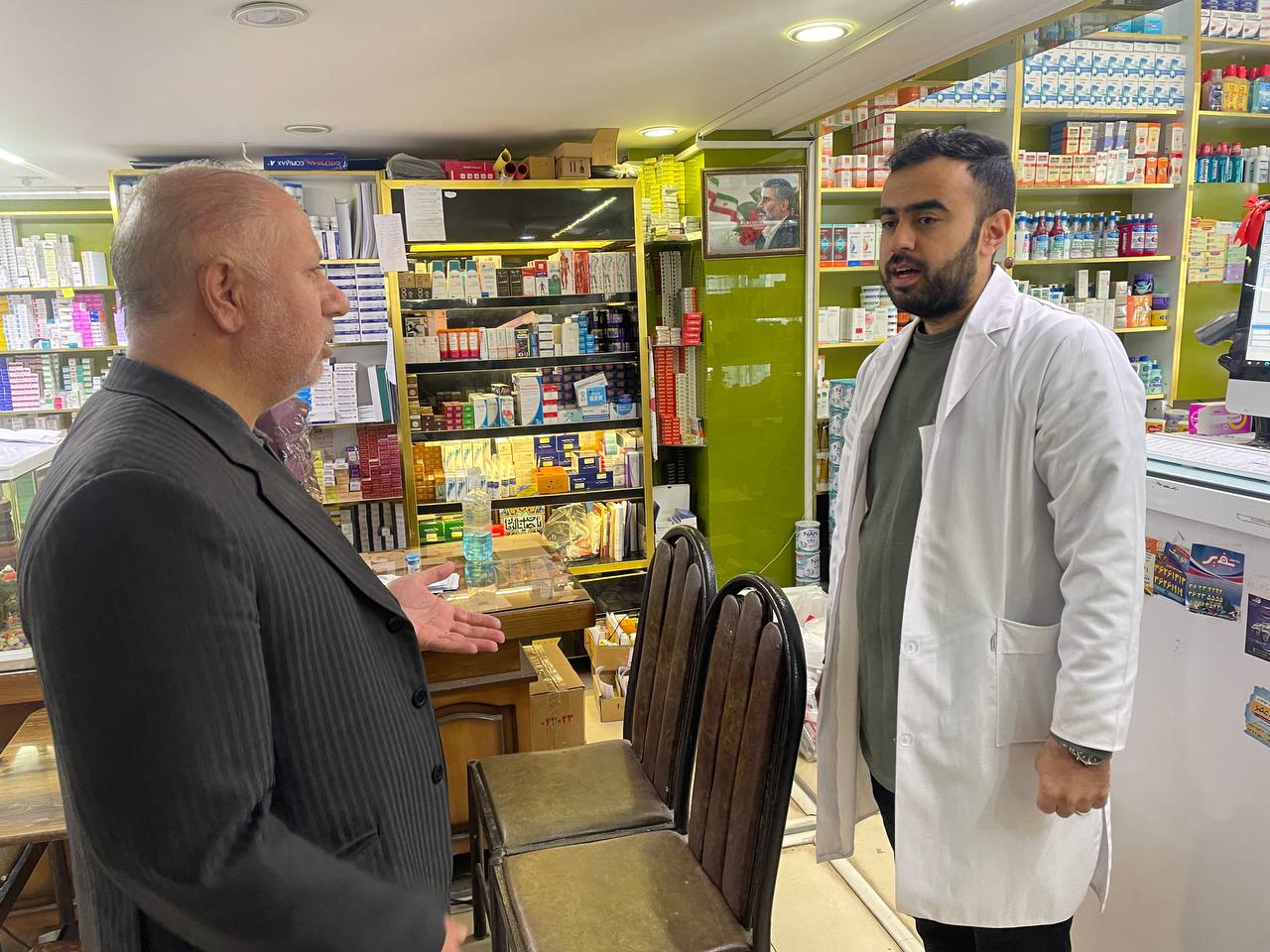 بازدید سرزده فرماندار از چند داروخانه شهر خوی