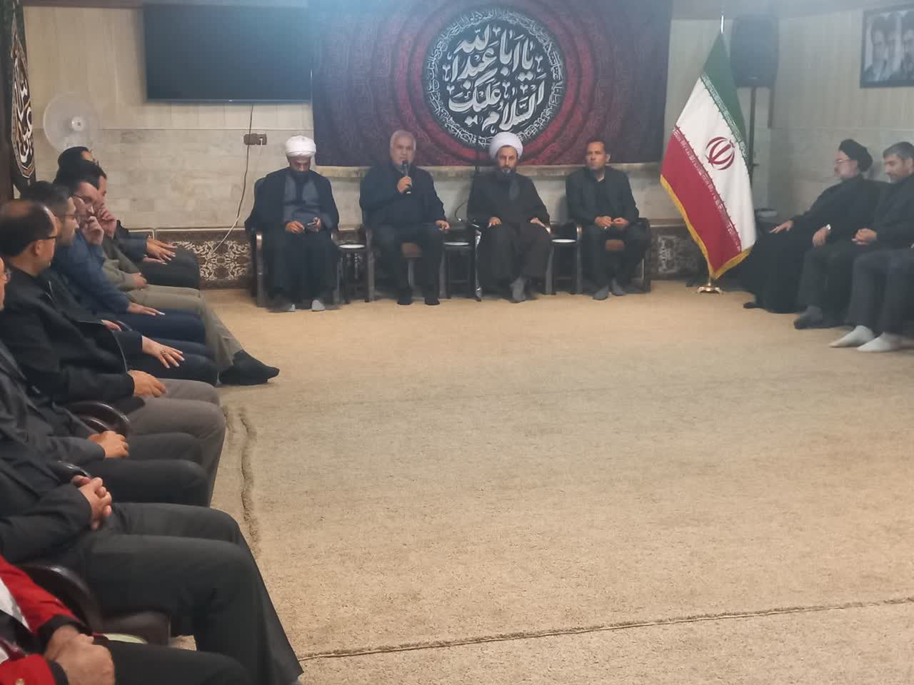نشست صمیمی مسئولان قضایی شهرستان خوی با امام جمعه در هفته قوه قضائیه