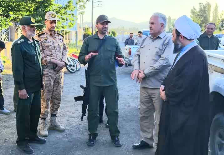 بازدید سرپرست فرمانداری و امام جمعه خوی از گیت‌های ایست و بازرسی بسیج