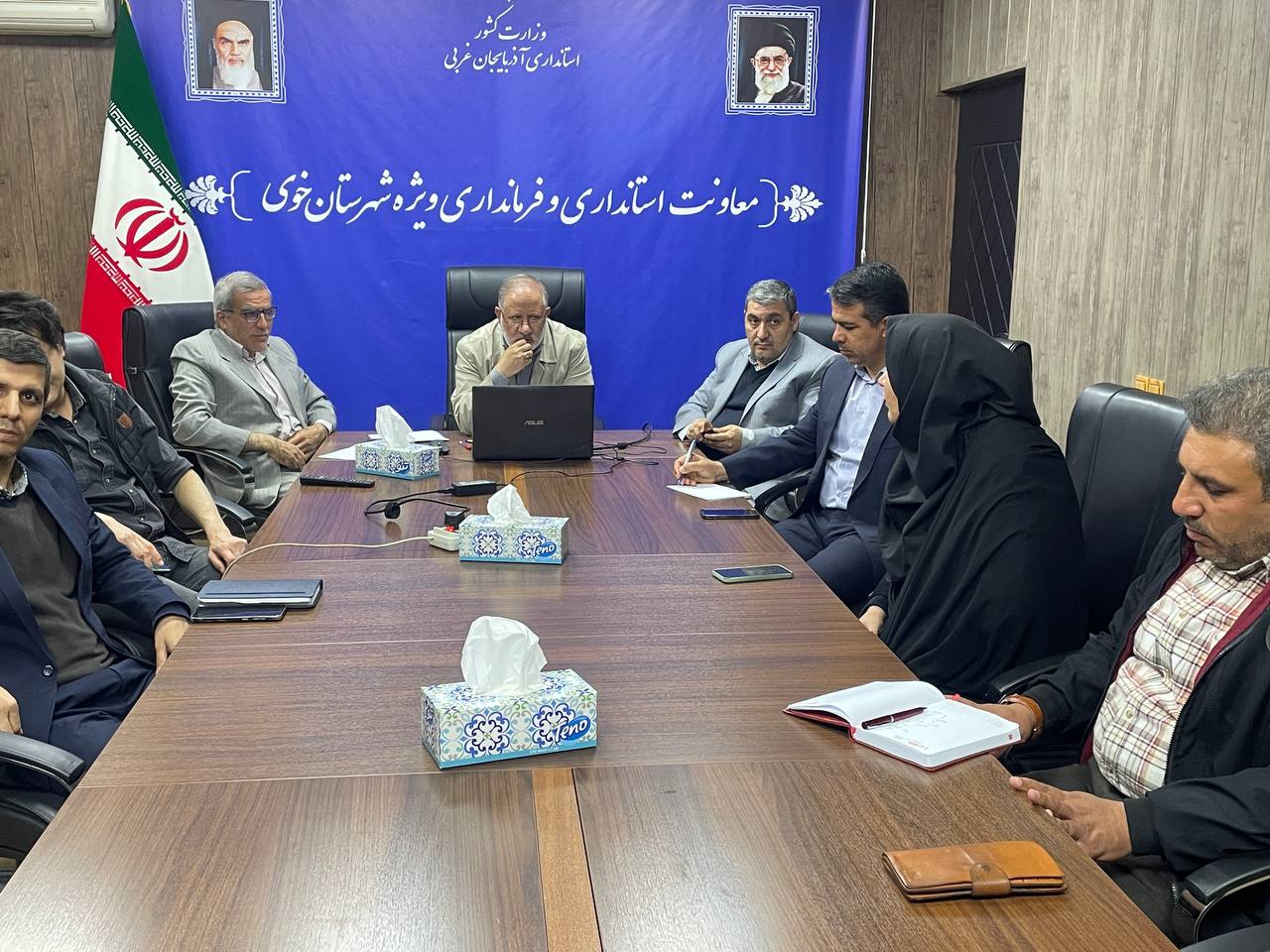 برگزاری جلسه هماهنگی تأمین مصالح ساختمانی در جهت اجرای عملیات ساختمانی و نوسازی منازل تخریب شده در زلزله خوی
