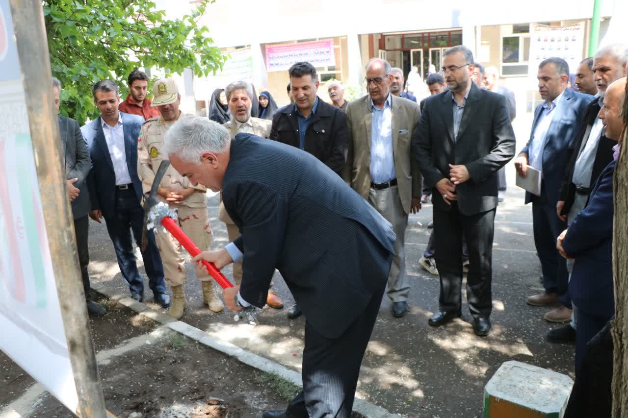 کلنگ زنی ساخت سالن ورزشی مدرسه نمونه دولتی شهدای فرهنگی