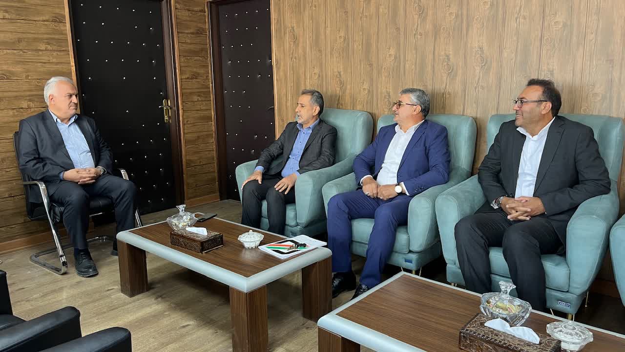 بررسی وضعیت گمرک خوی و گمرک رازی در دیدار ناظر گمرکات استان با فرماندار ویژه خوی