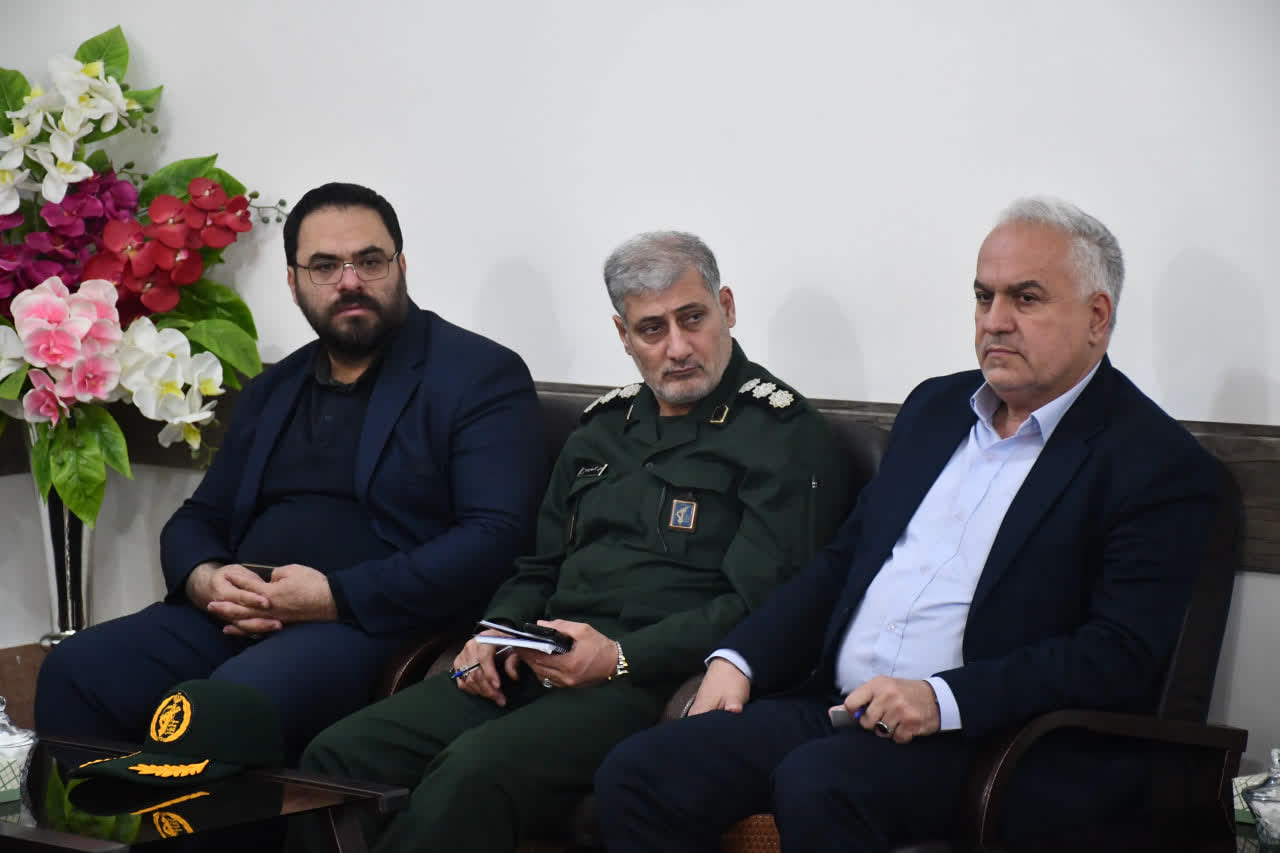 حضور "غلامحسین آزاد" فرماندار ویژه شهرستان خوی در جلسه هماهنگی برگزاری مراسم تشییع پیکر شهید مدافع امنیت ” مهدی ابراهیمی”