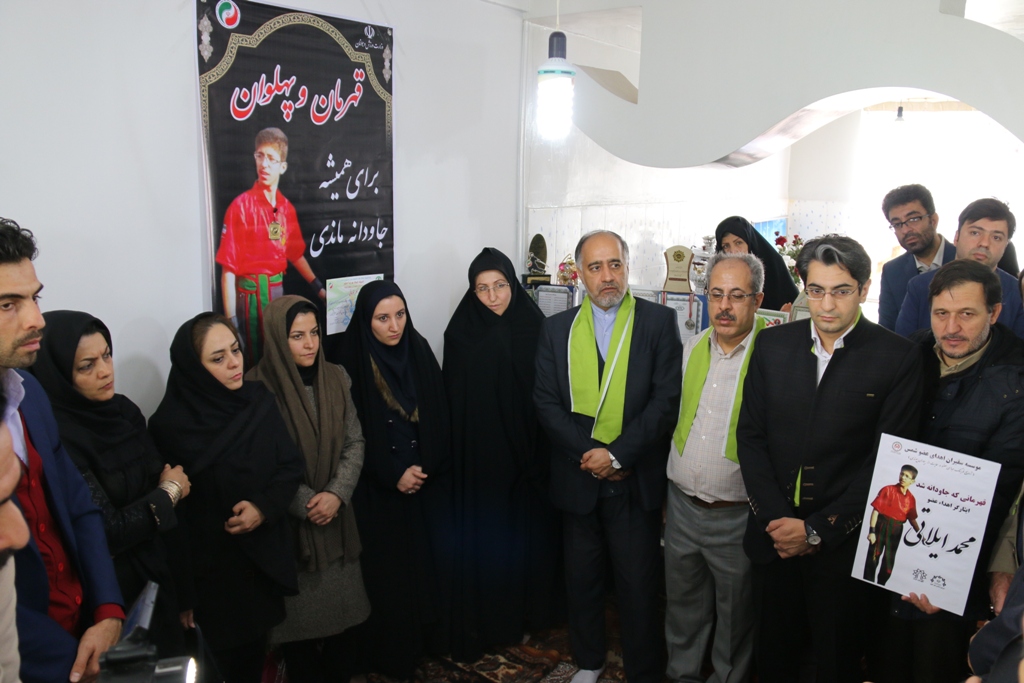 حضور معاون استاندار و فرماندار ویژه شهرستان خوی در منزل مرحوم محمد ایلاتی و دیدار با خانواده ایشان