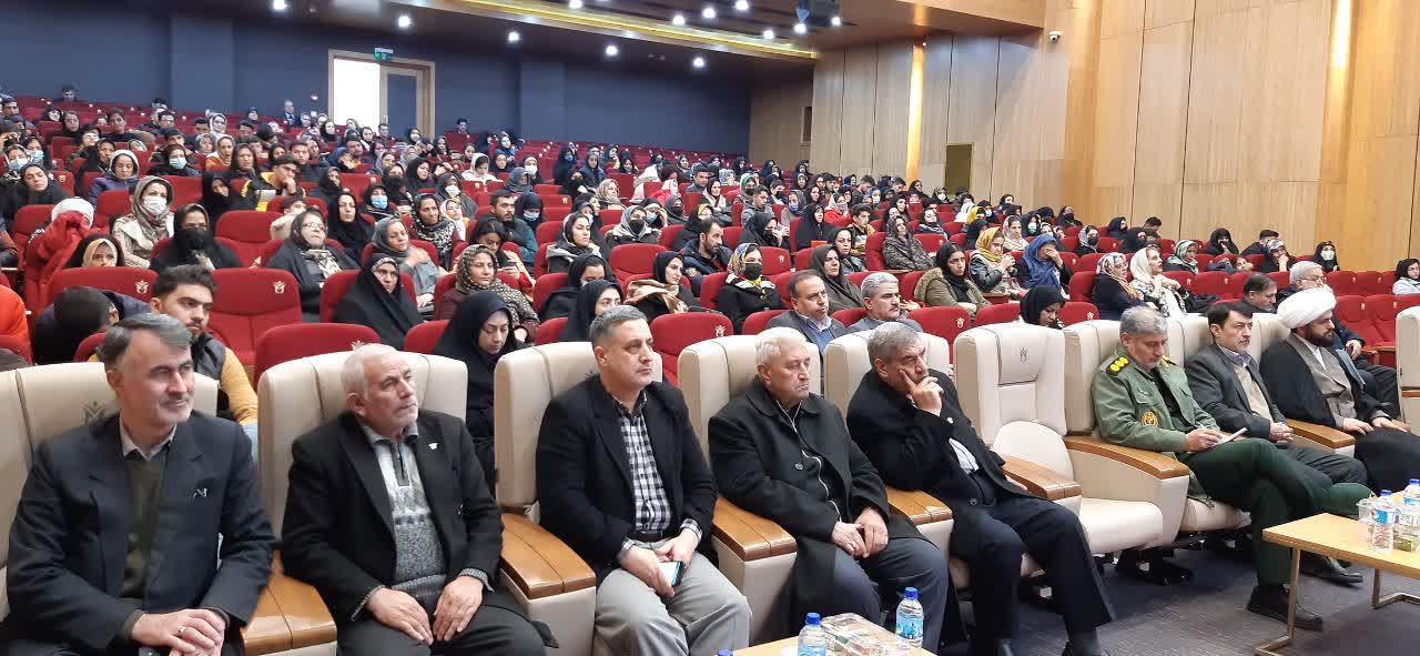 تجلیل از مادران و زنان سرپرست خانوار خوی