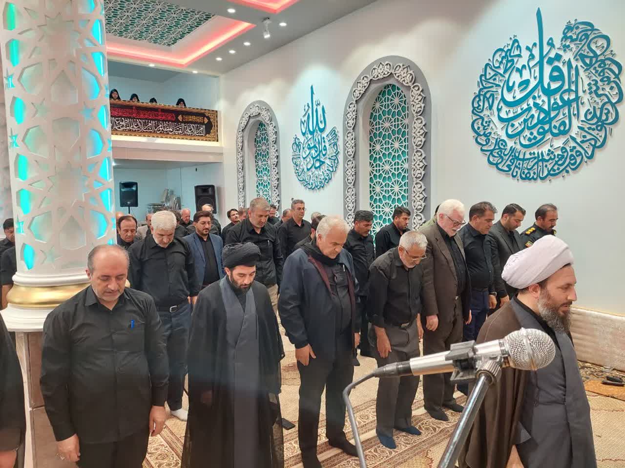 اقامه نماز باشکوه ظهر تاسوعا در خوی