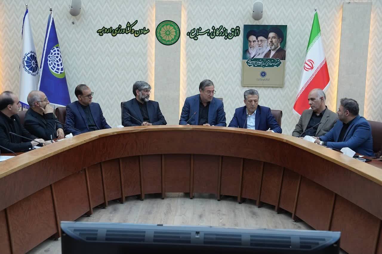 استاندار آذربایجانغربی: مقررات دستوپاگیر ارزی و تجاری اصلاح شود