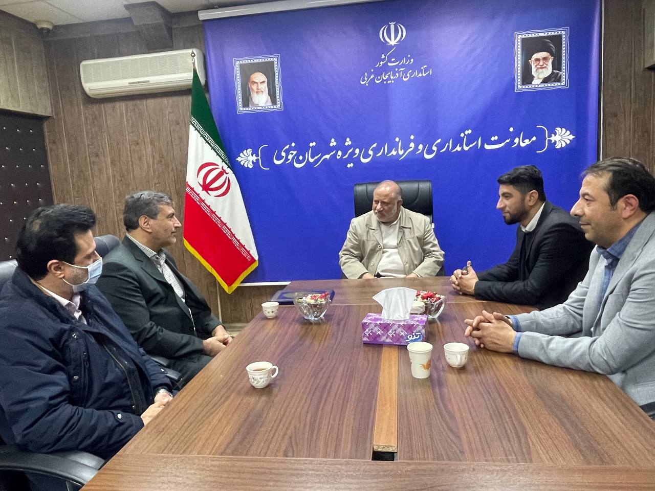 دیدار مدیر صندوق کار آفرینی امید استان آذربایجان غربی با فرماندار خوی