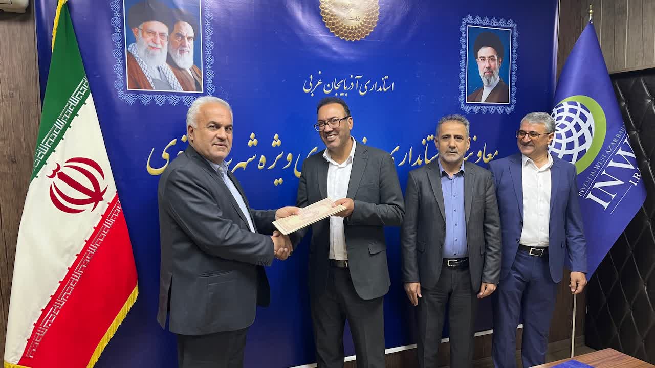 آیین تکریم و معارفه رئیس اداره گمرک خوی برگزار شد