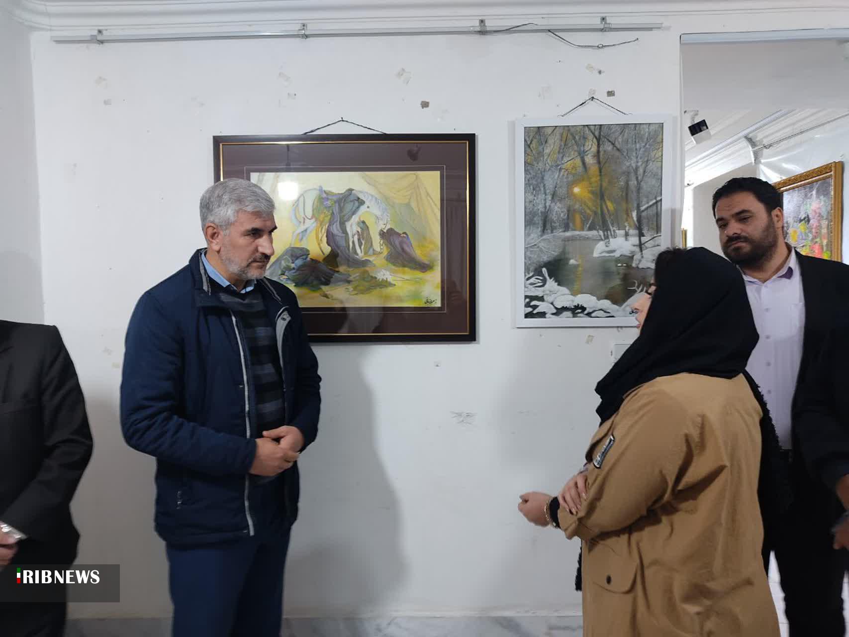 گشایش نمایشگاه آثار بانوی هنرمند خویی