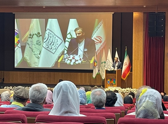 چهره‌های ادبی موجب پیوستگی فرهنگی کشورمان با سایر ملل هستند