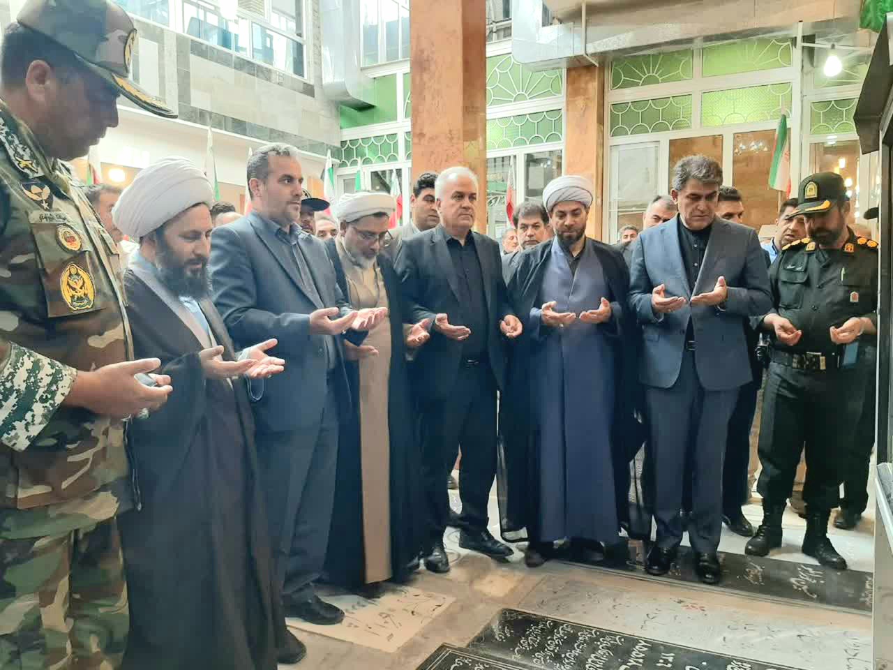 حضور سرپرست فرمانداری ویژه شهرستان خوی در آئین غبارروبی و گل افشانی مزار شهید راه عدالت درخوی