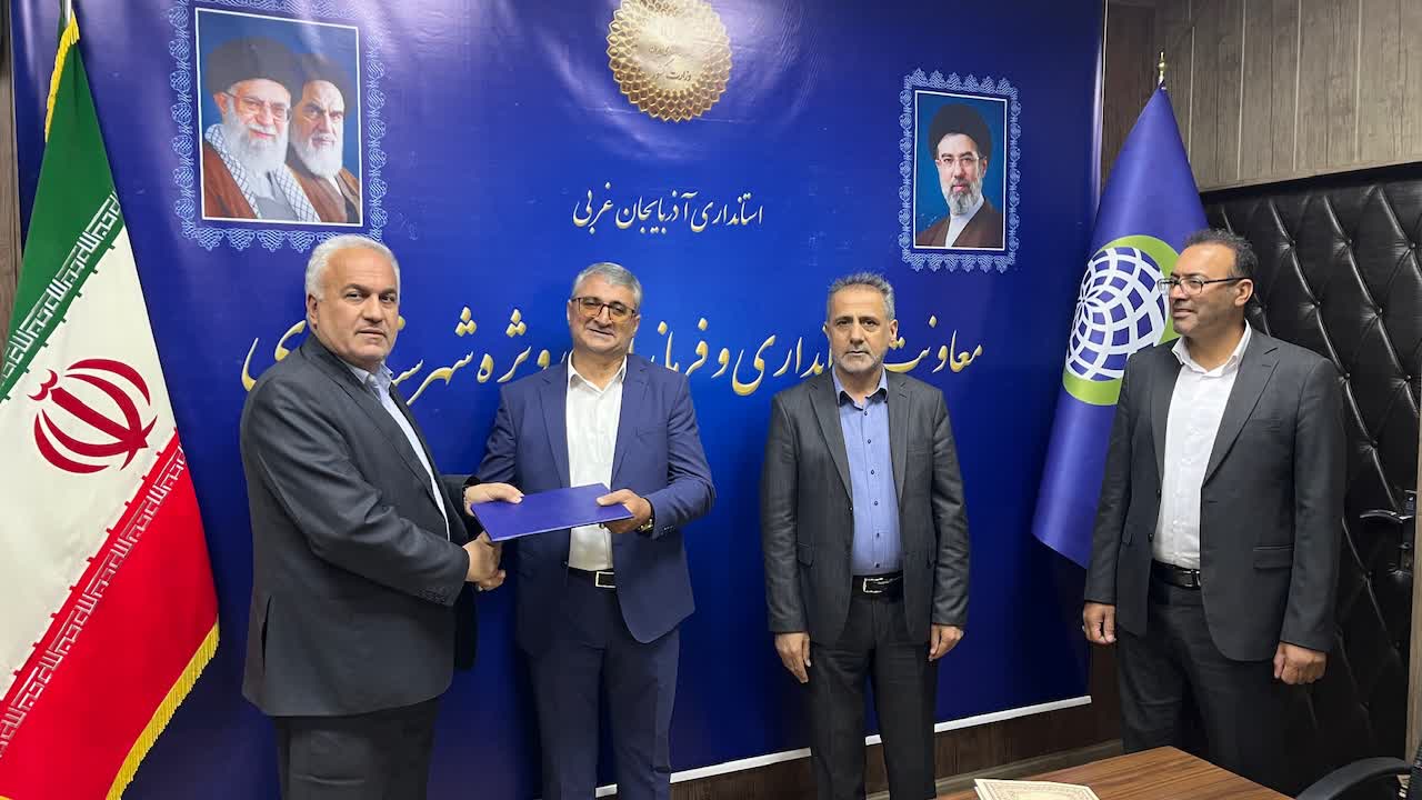 آیین تکریم و معارفه رئیس اداره گمرک خوی برگزار شد