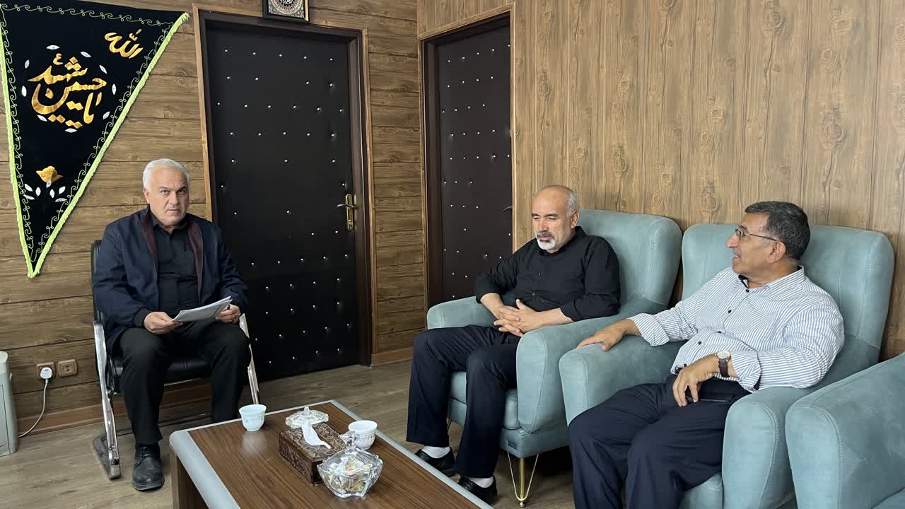 فرماندار خوی: پشتیبانی از تولید، اولویت مدیریت شهرستان است