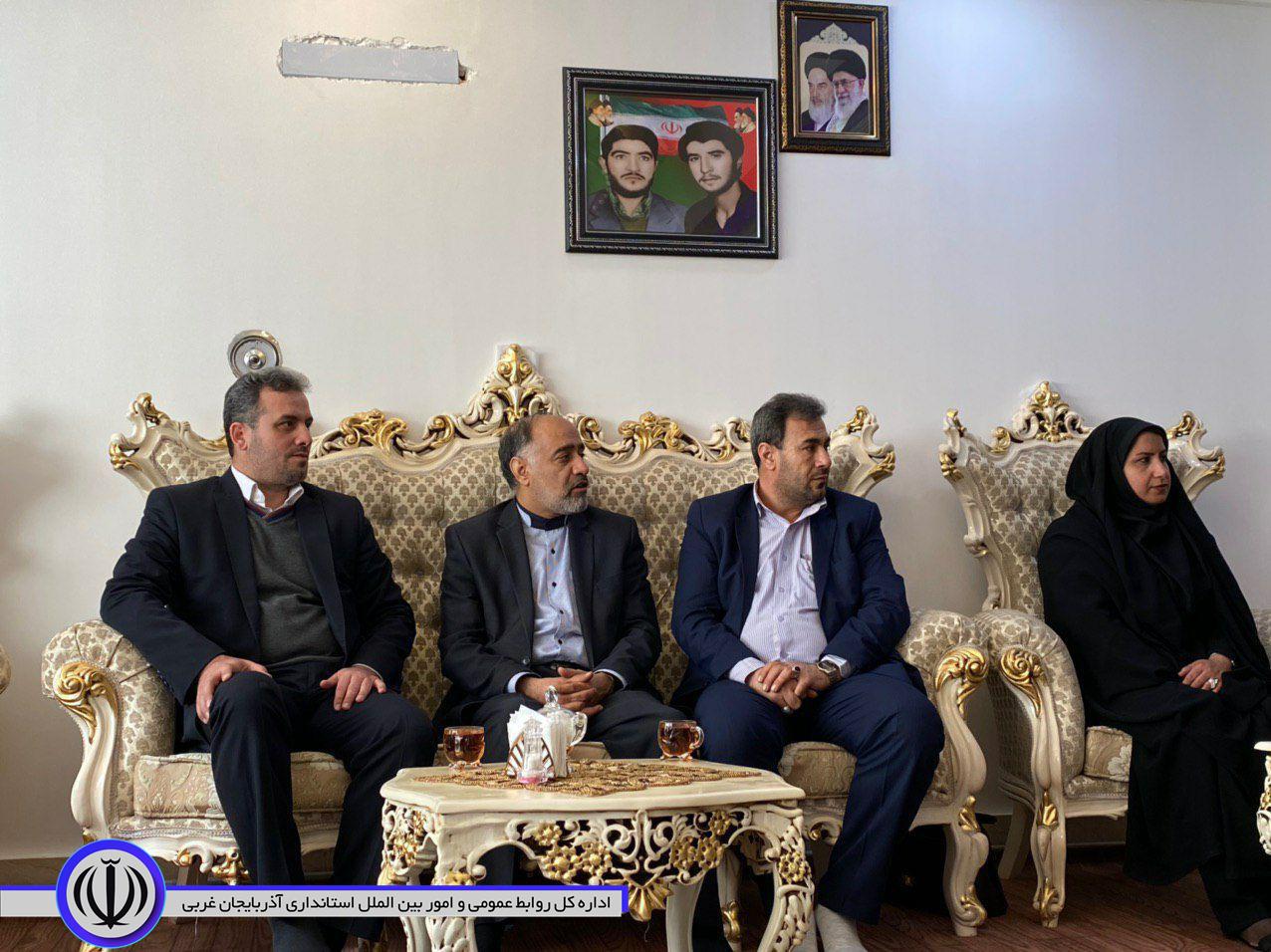 دیدار فرماندار شهرستان خوی با خانواده شهداء