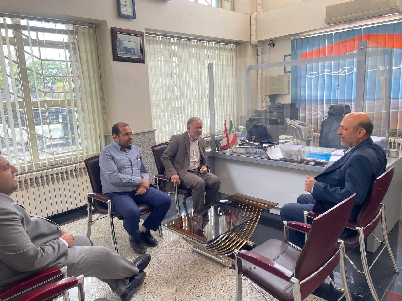 بازدید میدانی فرماندار از چند بانک در خوی