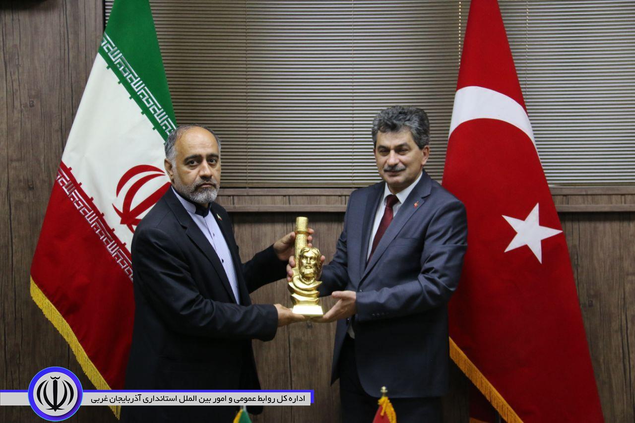 دیدار فرماندار شهرستان خوی با سفیر ترکیه در ایران