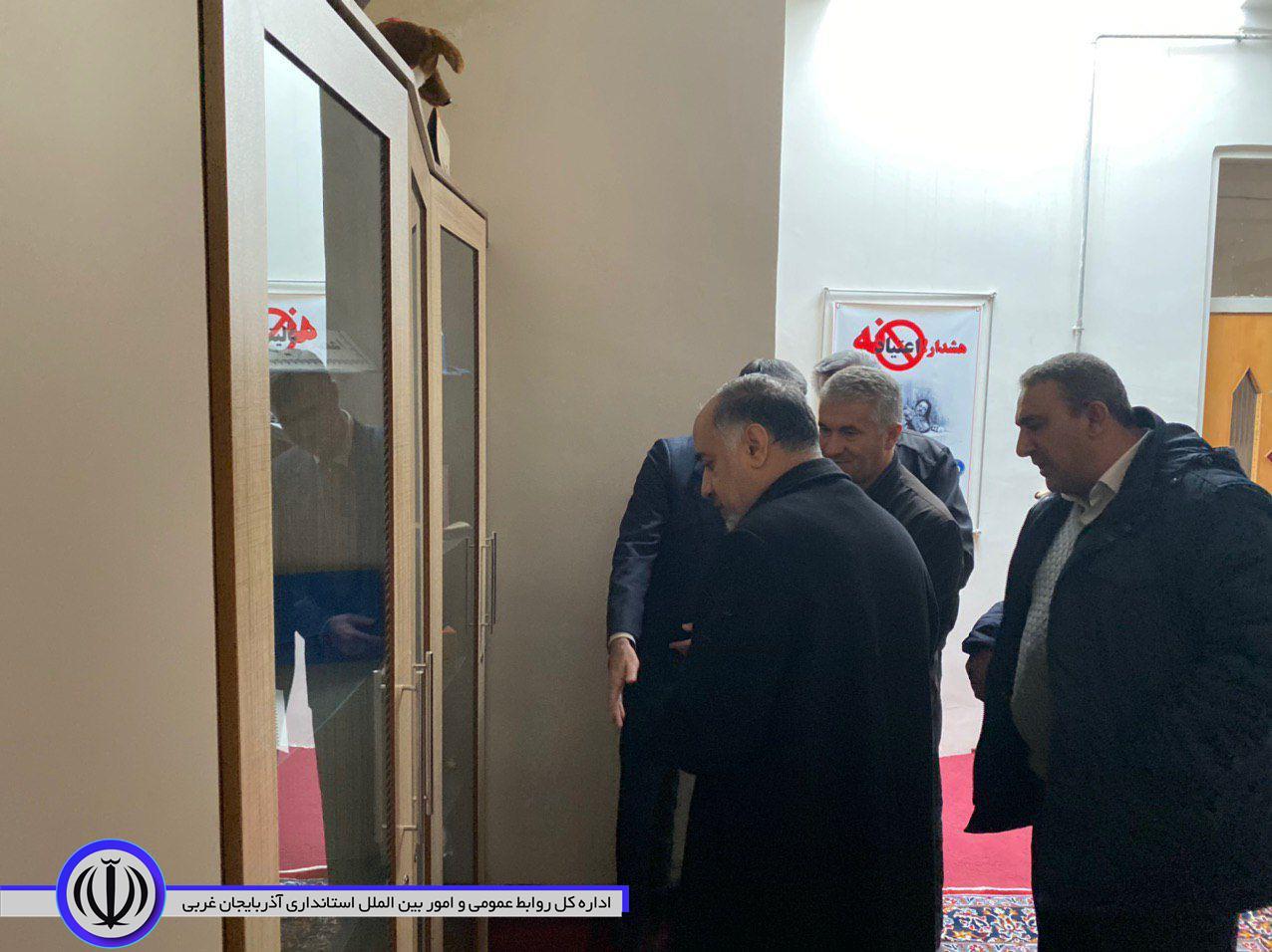 بازدید فرماندار شهرستان خوی از کارگاه های آموزشی ویژه مددجویان کمیته امداد