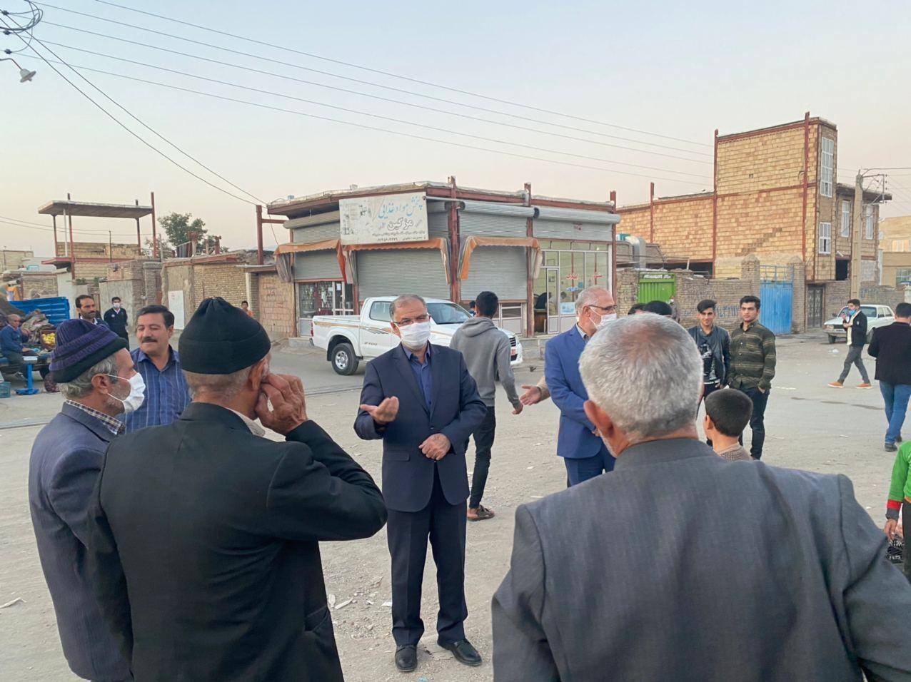 دیدار چهره به چهره فرماندار شهرستان خوی با مردم روستای عزت آباد
