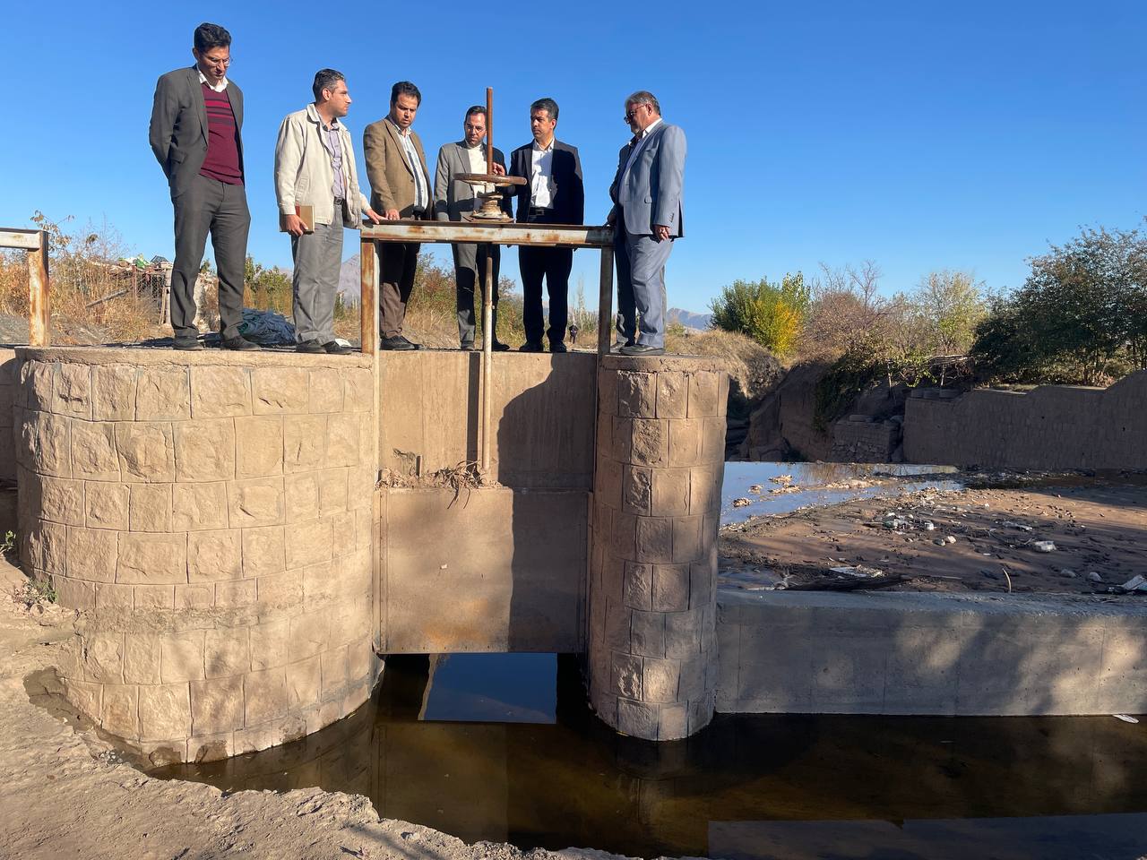 بررسی مسایل و مشکلات روستای گوهران