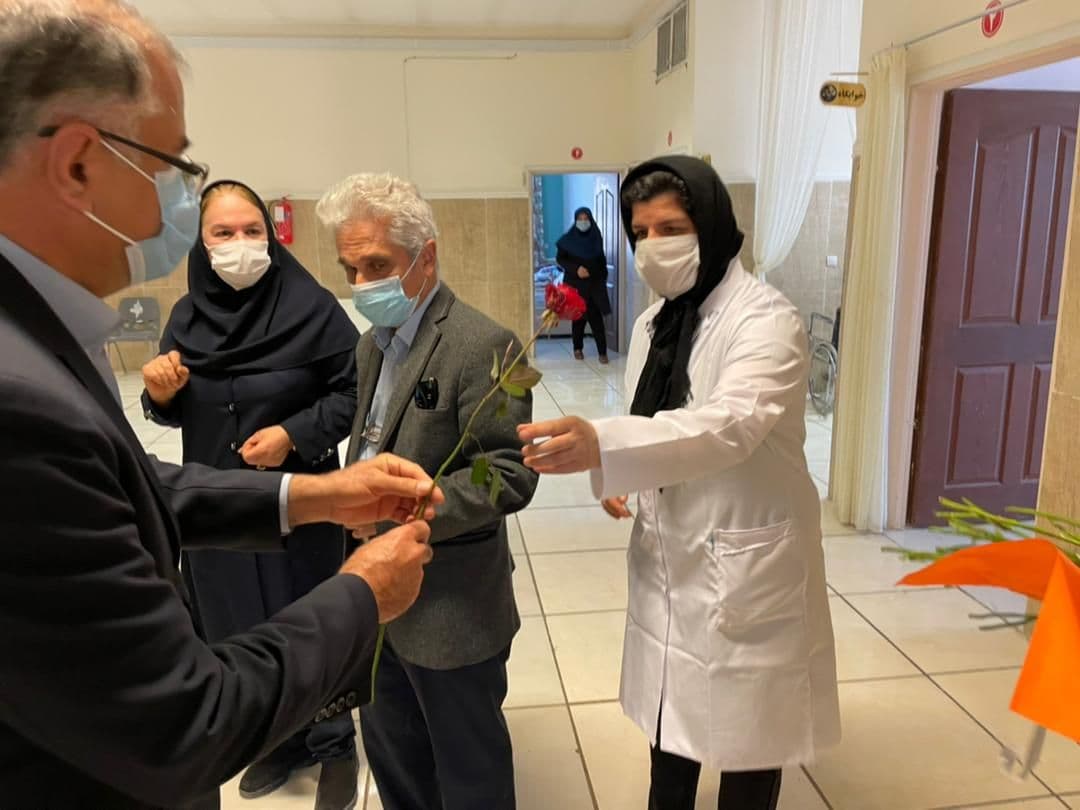 حضور فرماندار ویژه شهرستان خوی در مرکز نگهداری و توانبخشی سالمندان مهر کوثر همزمان با ولادت حضرت فاطمه(س) و روز مادر