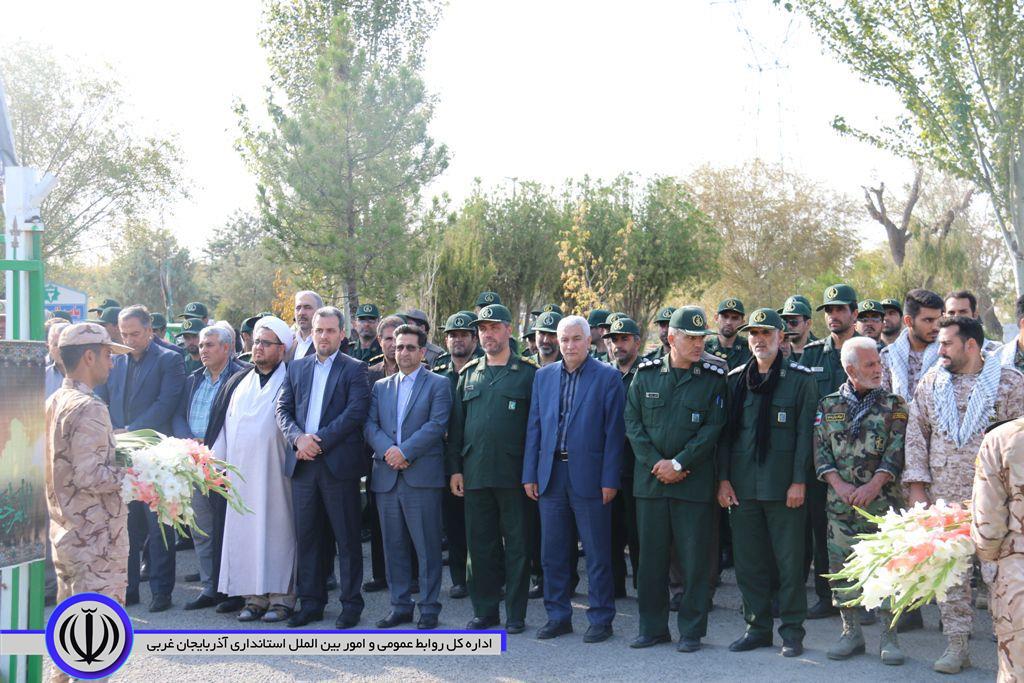 غبارروبی گلزار شهداء بمناسبت هفته دفاع مقدس در شهرستان خوی