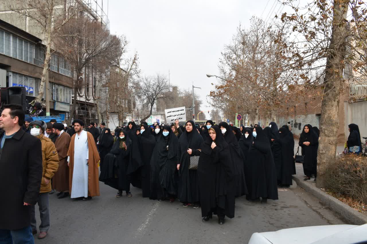 راهپیمایی مردم خوی در محکومیت نشریه فرانسوی