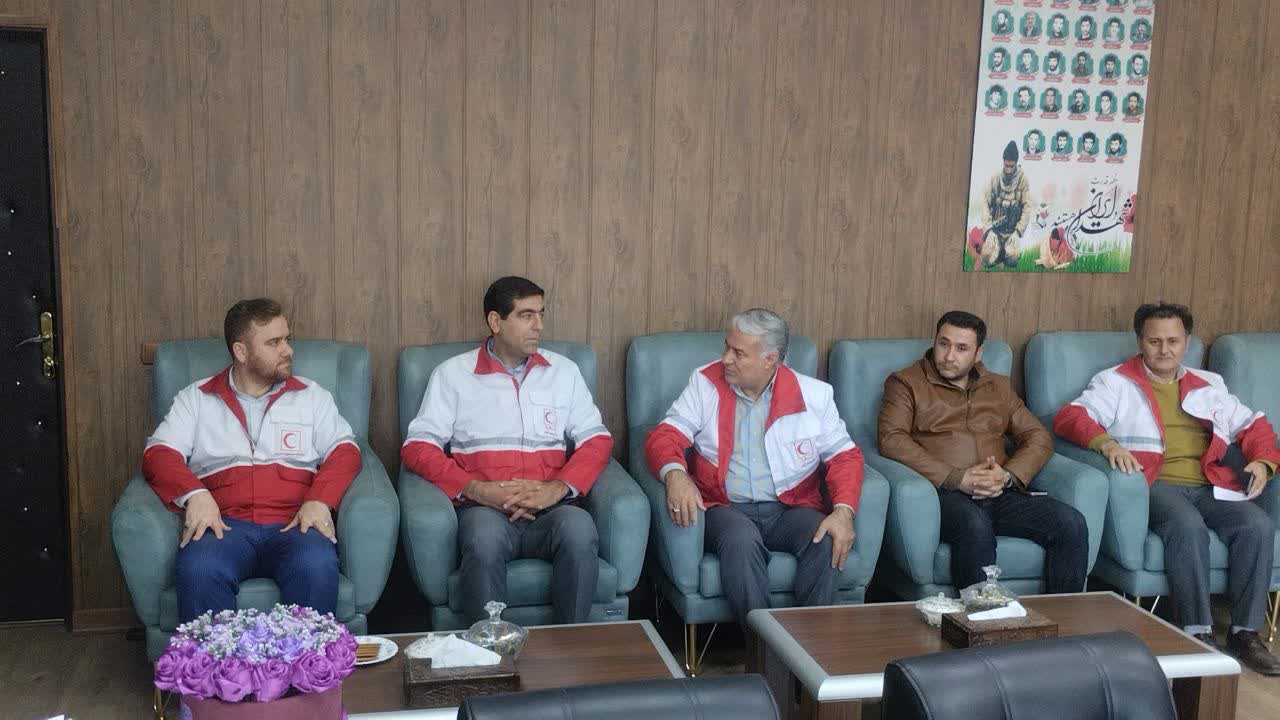 استاندار آذربایجان‌غربی به انتشار برخی اخبار نادرست درباره موضوعات مختلف اشاره کرده و افزود: اجرای سیستم شفاف و مطمئن رسانه‌ای و اجتماعی، جامعه را در برابر اخبار جعلی مصون می‌سازد.