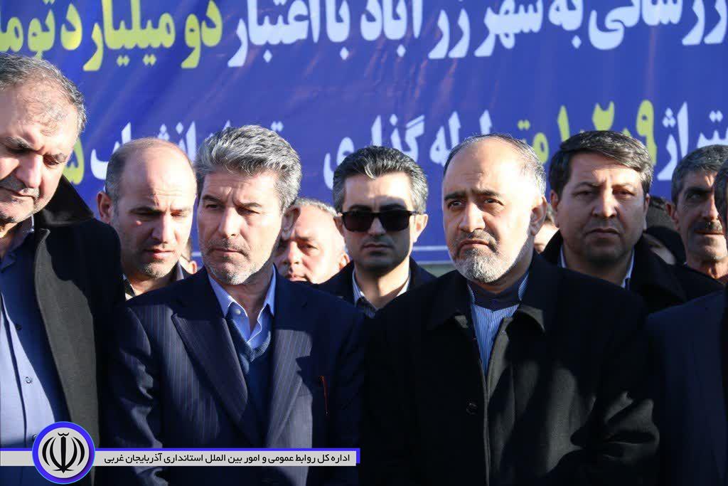 با حضور استاندار آذربایجان غربی طرح گازرسانی به شهر زرآباد شهرستان خوی کلنگزنی شد.