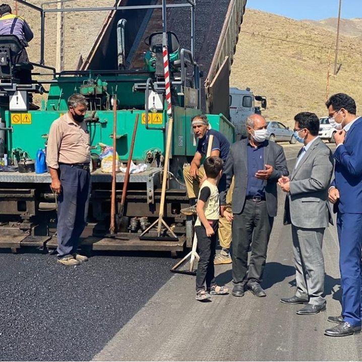 سرپرست فرمانداری شهرستان خوی از اجرای 83 کیلومتر آسفالت و روکش در راه های فرعی و اصلی این شهرستان خبر داد