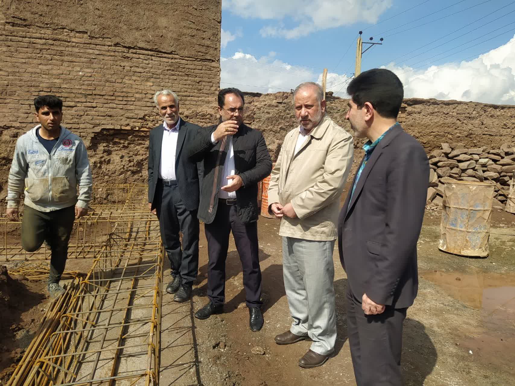 بازدید میدانی فرماندار خوی از روستای ولدیان و چشمه
