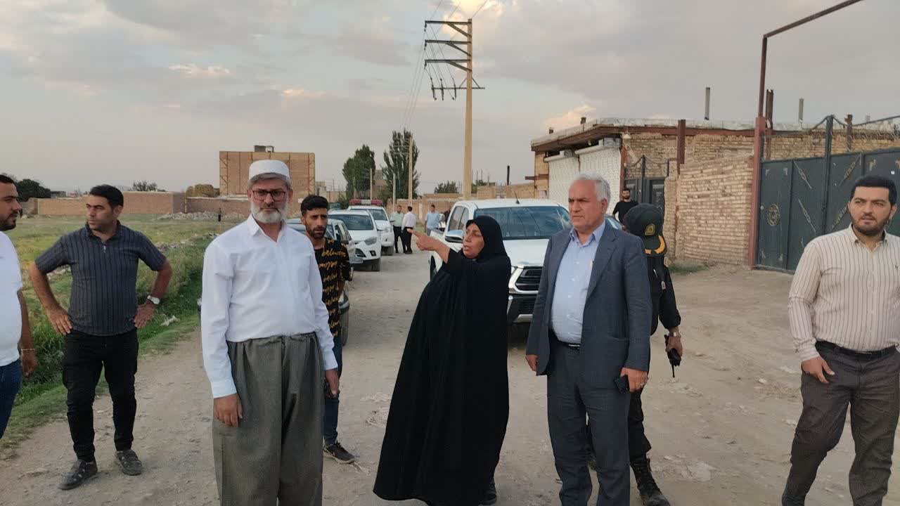 بازدید سرزده فرماندار خوی از مناطق حاشیه ای اکبرآباد و عزت آباد