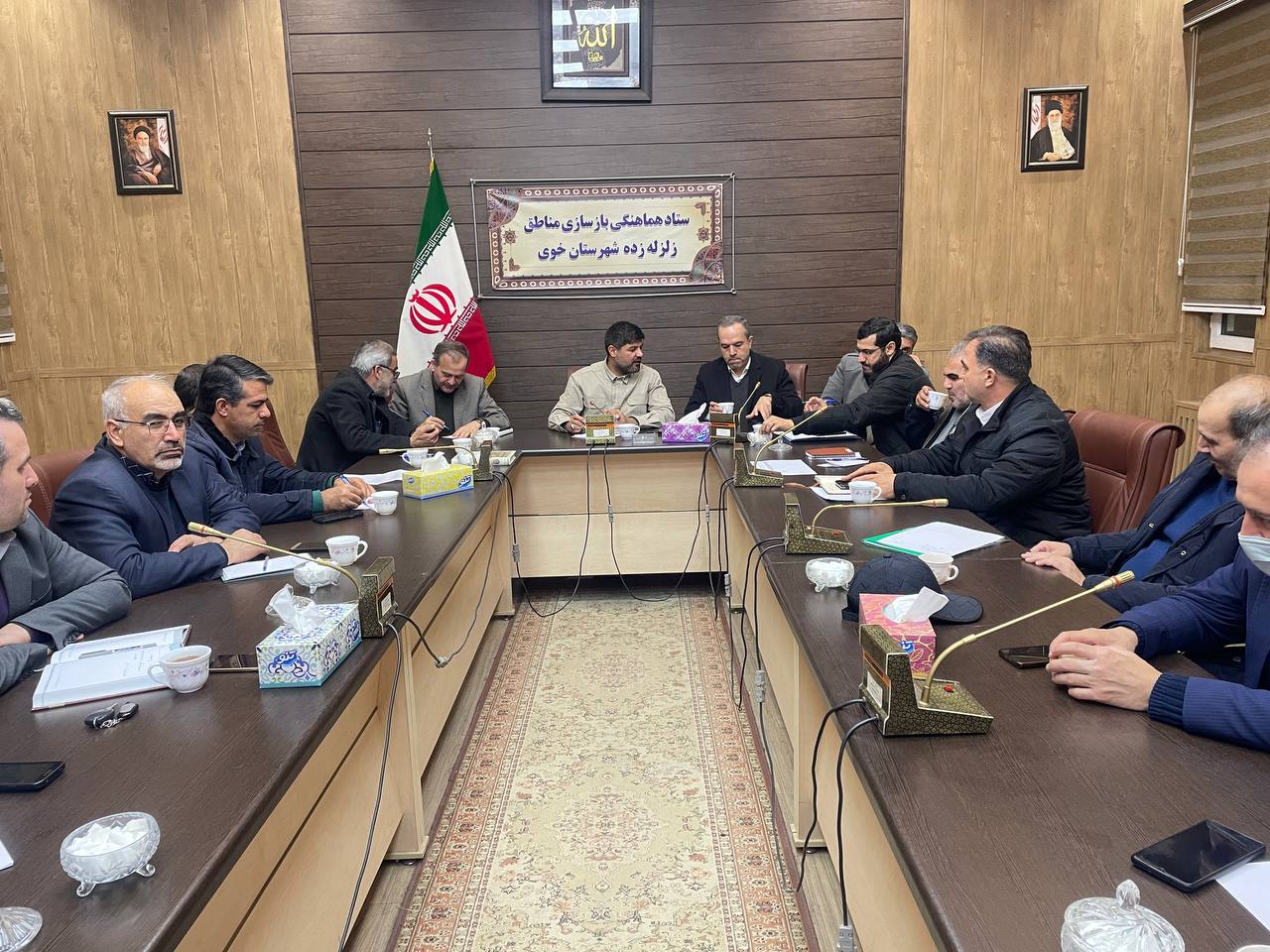 جلسه ستاد هماهنگی بازسازی مناطق زلزله زده خوی به ریاست معاون هماهنگی امور عمرانی استاندار