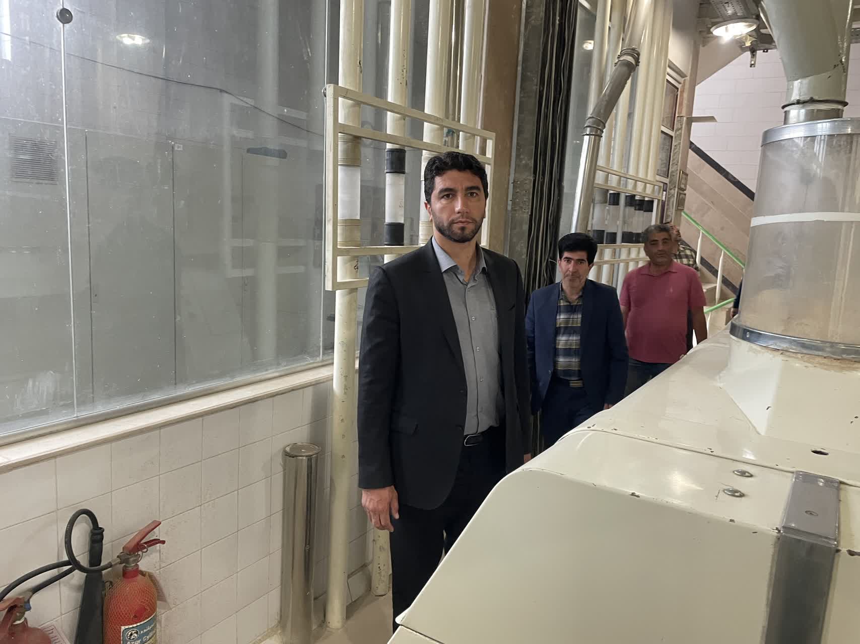 بازدید معاون فرماندار ویژه خوی از کارخانه آرد سپید شانلی و آرد اورین