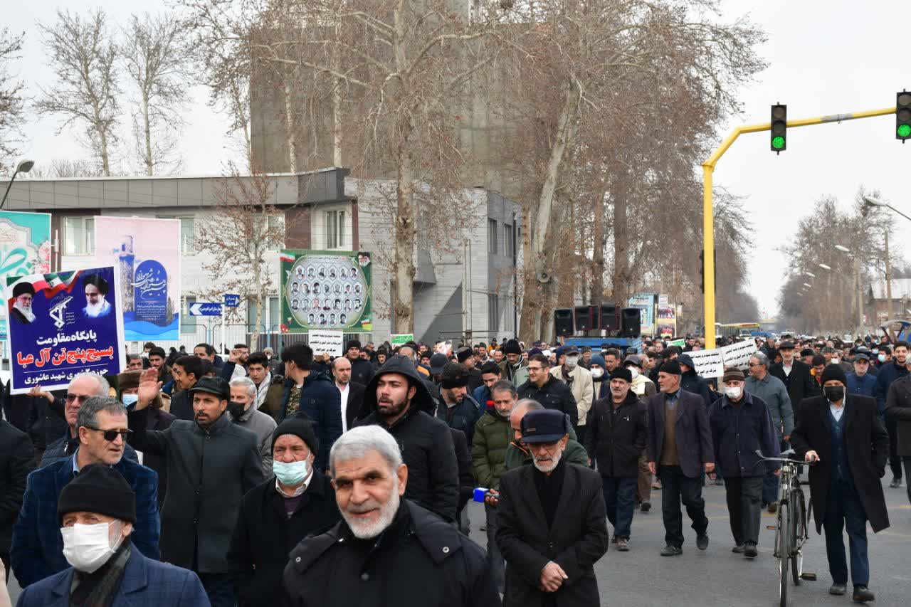 راهپیمایی مردم خوی در محکومیت نشریه فرانسوی