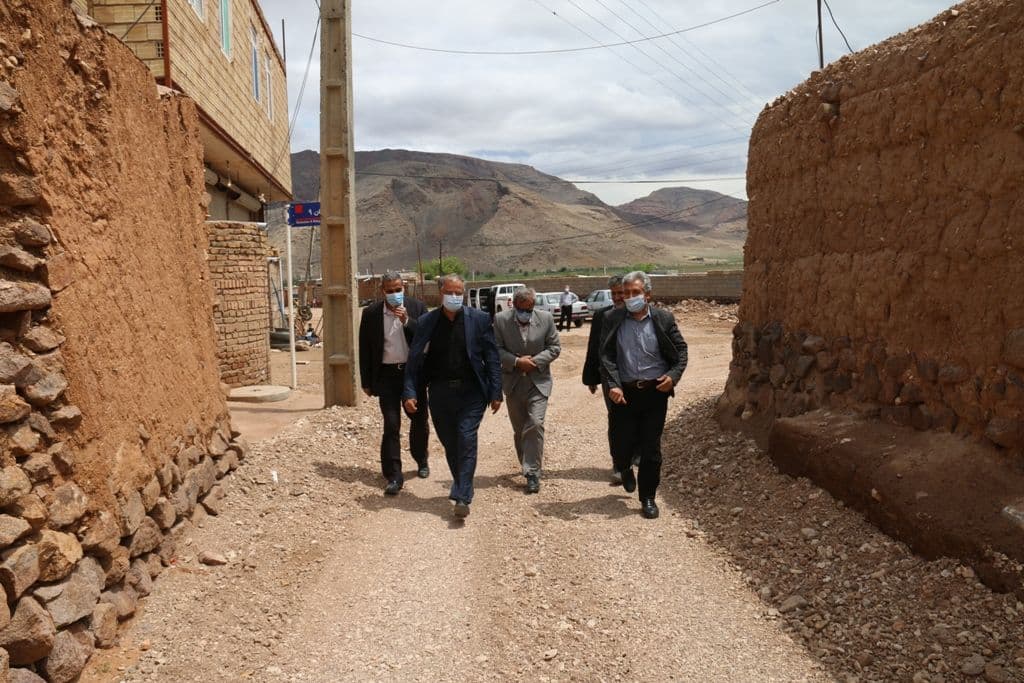 بازدید فرماندار ویژه شهرستان خوی از زمین های کشاورزی روستاهای سیل زده بخش ایواوغلی