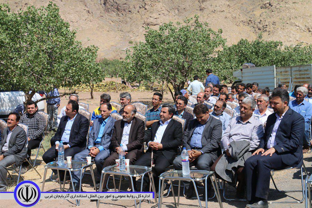 در ششمین روز از هفته دولت: کلنگ زنی طرح های بهسازی و آسفالت محورهای روستایی