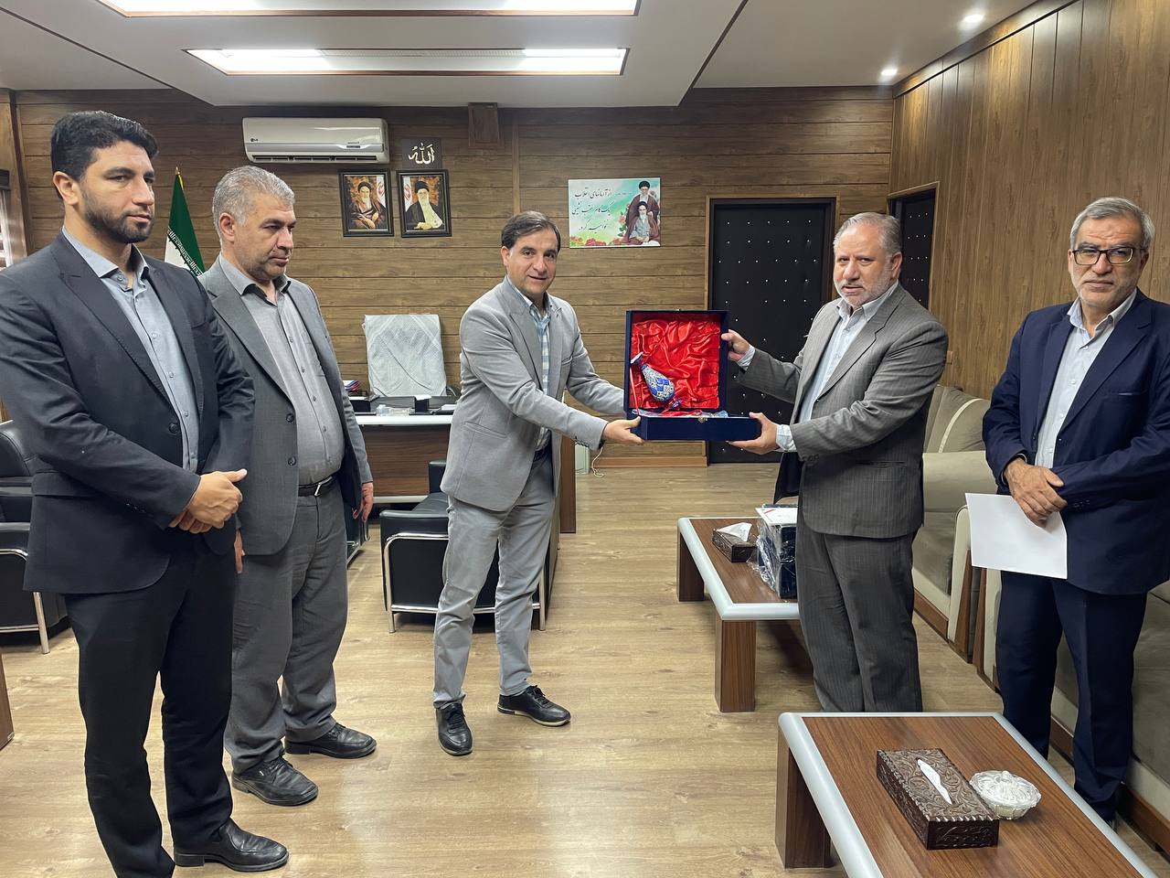 تقدیر معاون رئیس جمهور و رئیس سازمان انرژی اتمی از فرماندار ویژه شهرستان خوی