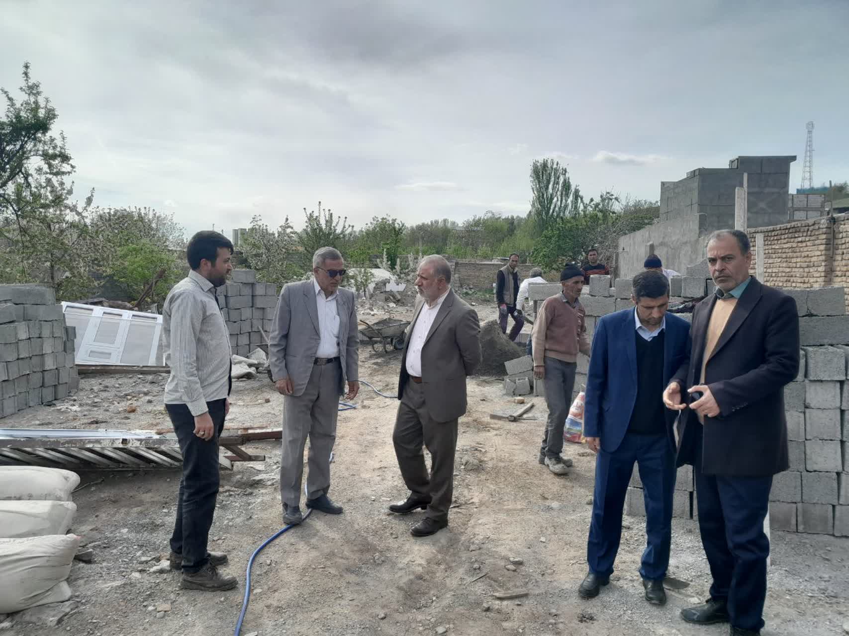 بررسی مسایل و مشکلات پیشرفت کار بازسازی شهر فیرورق