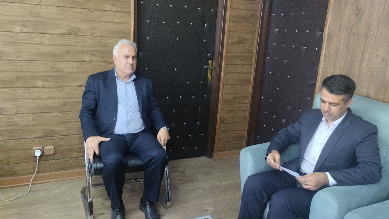 دیدار جمعی از بخشداران با فرماندار ویژه خوی