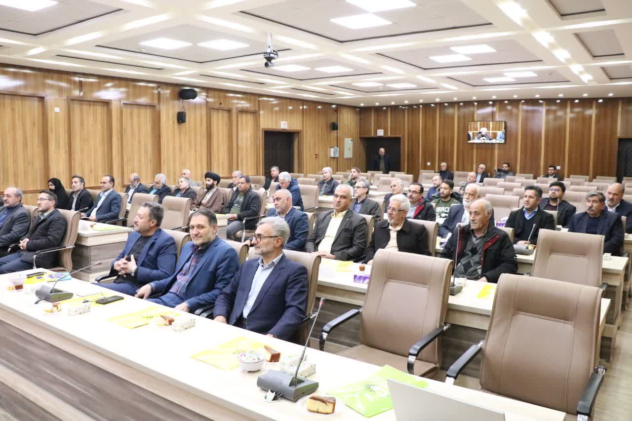 نامزدهای انتخاباتی نباید از خط قرمزهای قانونی عبور کنند