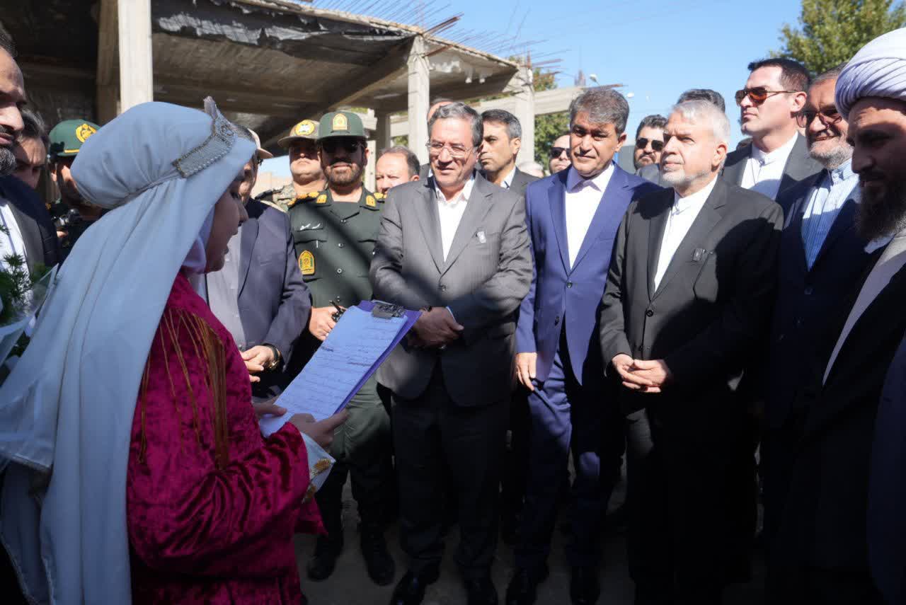 بازدید وزیر میراث فرهنگی و استاندار آذربایجان‌غربی از آرامگاه شمس تبریزی