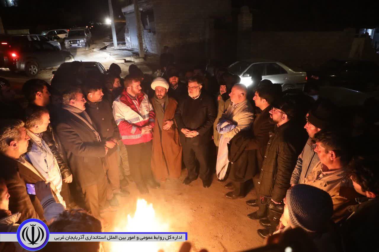 آلبوم تصویری/ بازدید شبانه استاندار آذربایجانغربی از مناطق زلزله زده خوی