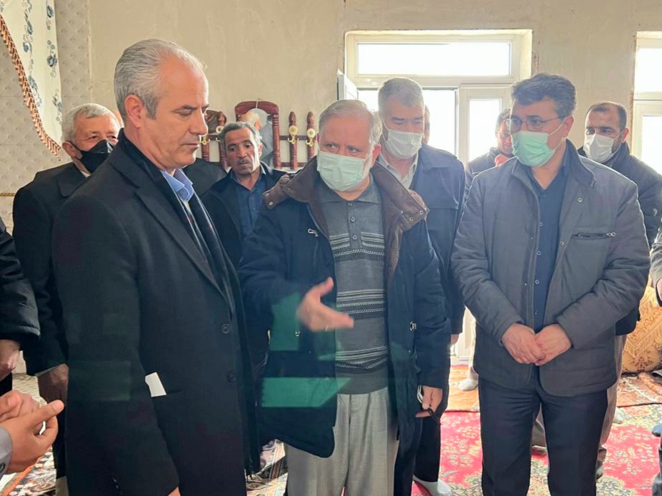 بازدید سرپرست فرمانداری ویژه شهرستان خوی از مناطق زلزله زده قطور