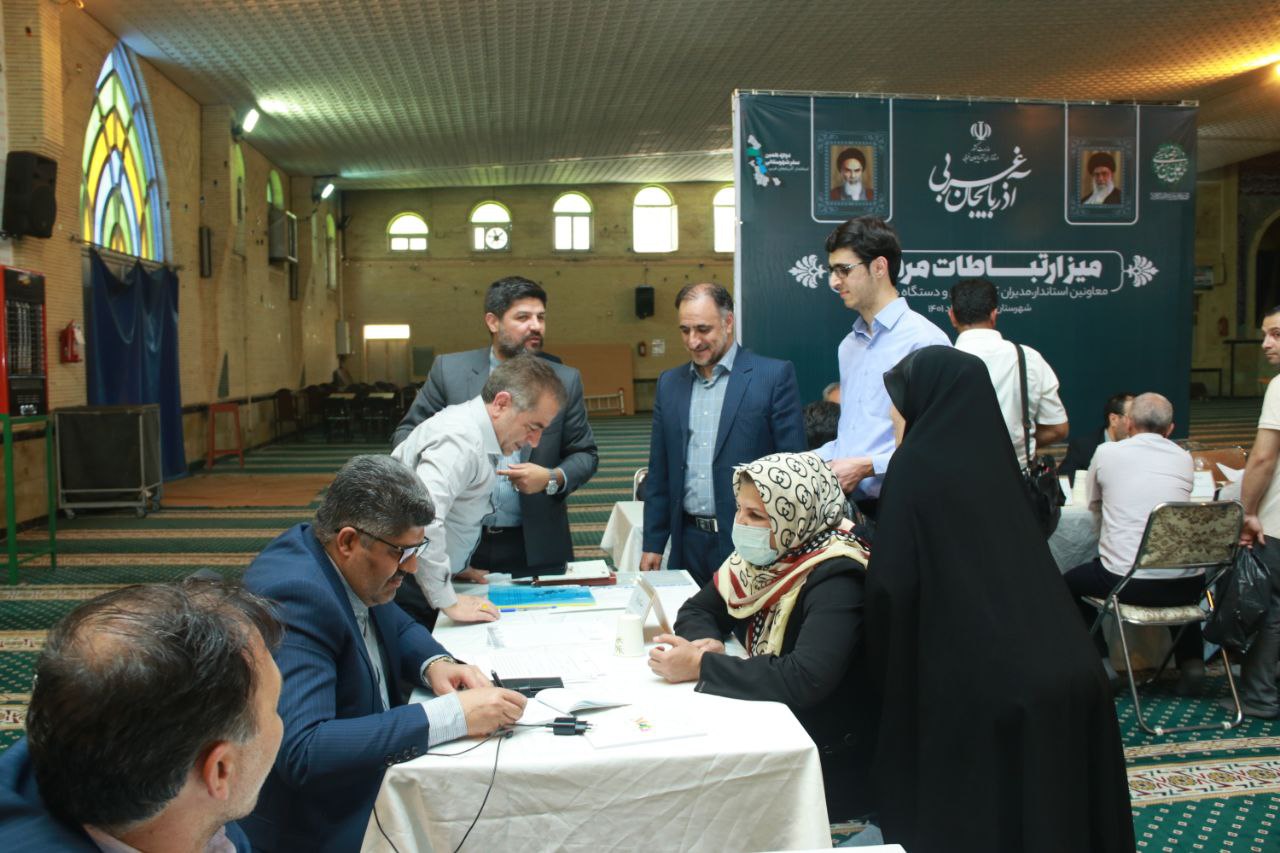برپایی میزهای ارتباطات مردمی در جریانوسفر استاندار آذربایجان غربی به خوی