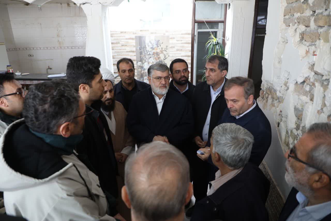 بازدید میدانی استاندار آذربایجانغربی از روند بازسازی مناطق زلزلهزده شهر فیرورق