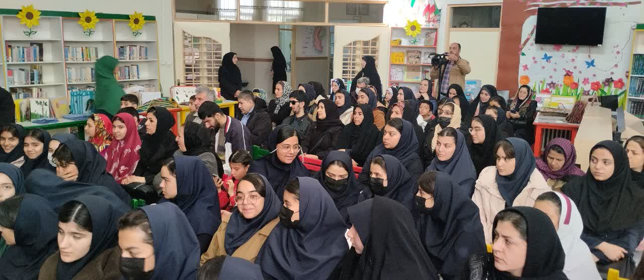 100 عنوان کتاب حسی و لمسی برای کودکان نابینا و کمبینا در خوی عرضه شد