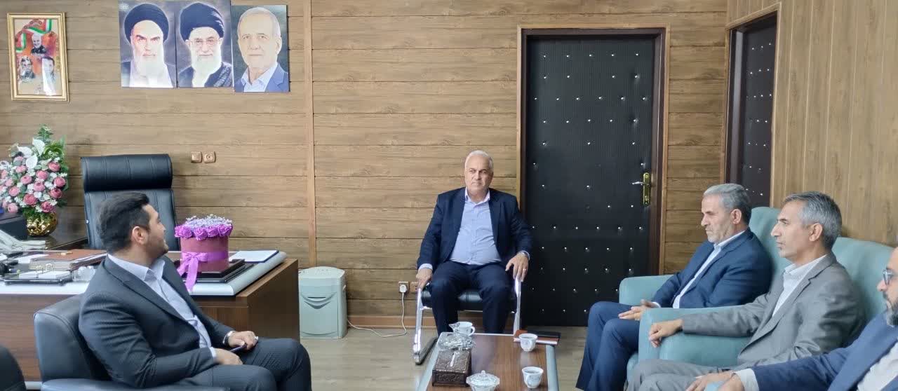 دیدار رئیس و اعضای هیئت نظارت بر انتخابات شورای اسلامی شهر و روستاهای خوی با فرماندار خوی