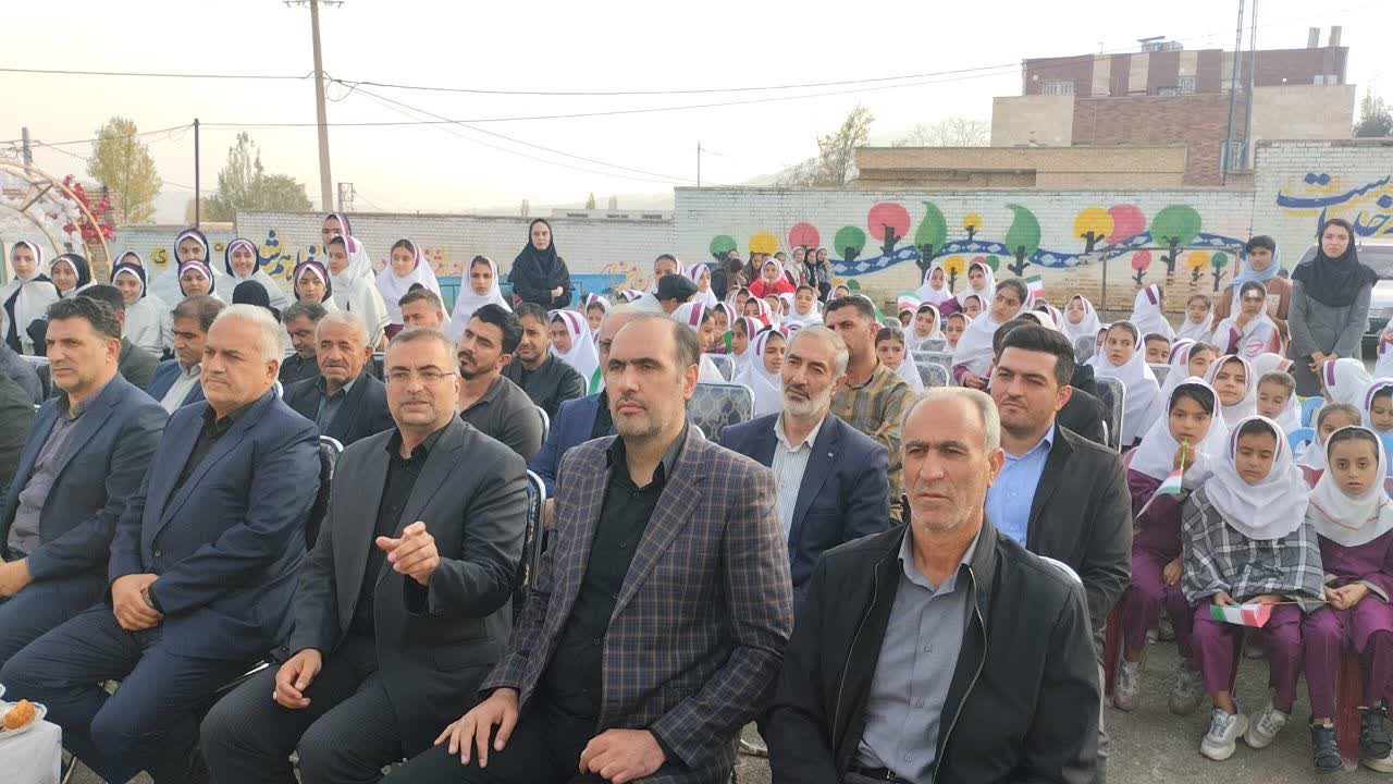 خیرین مدرسه ساز، سازندگان آینده کشور هستند