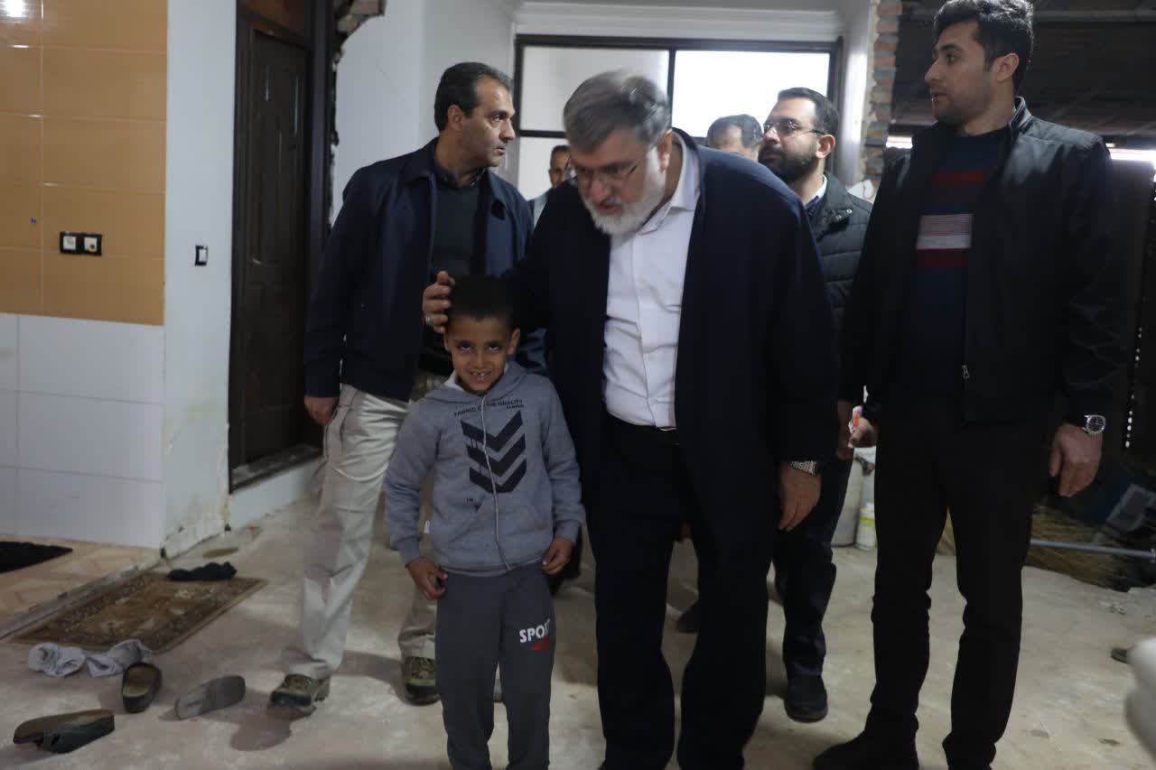 بازدید میدانی استاندار آذربایجانغربی از روند بازسازی مناطق زلزلهزده شهر فیرورق
